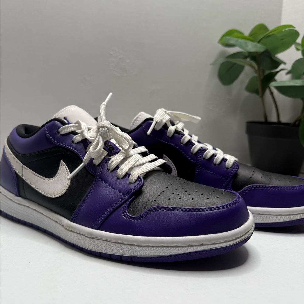 Nike Black and Purple Sneakers with Classic Design